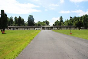 Potsdam Inn