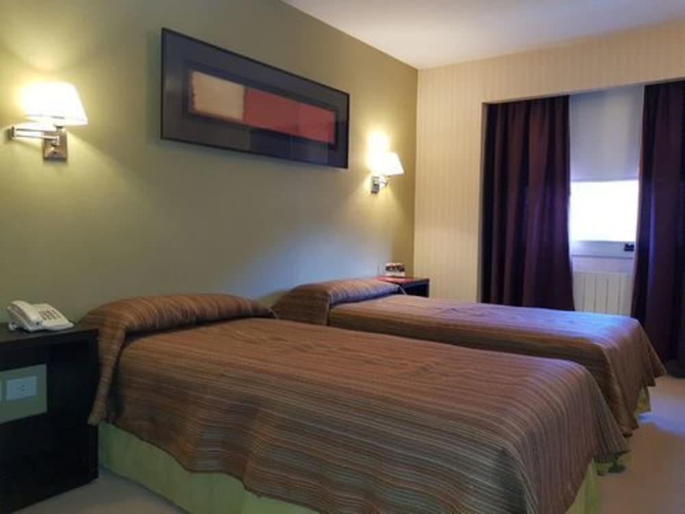 Hotel Mil 810