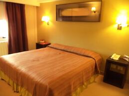 Hotel Mil 810