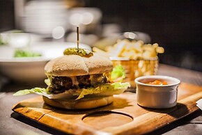Ox Hotel Bar & Grill