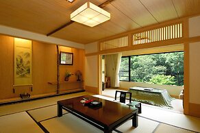 Minakamisanso