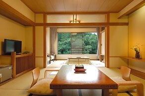 Minakamisanso