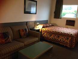 Plains Motor Inn