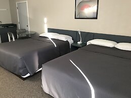 Plains Motor Inn
