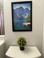 Monashee Motel