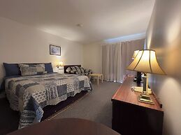 Monashee Motel
