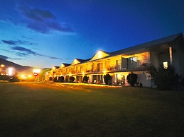 Monashee Motel
