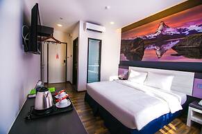 Indra Hotel - Boutique Suites