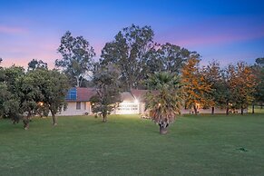 Castlereagh Motor Inn