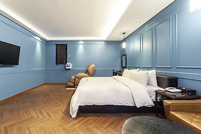Hotel Stay 53