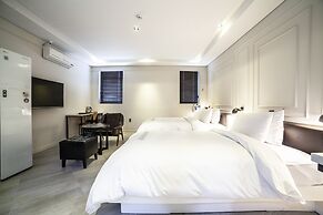 Hotel Stay 53