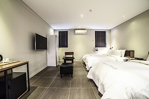 Hotel Stay 53