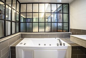 Hotel Stay 53