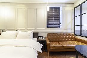 Hotel Stay 53