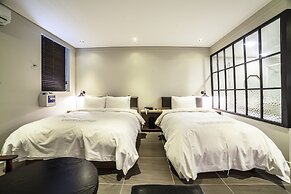 Hotel Stay 53