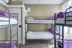 Hostel Seven Hills
