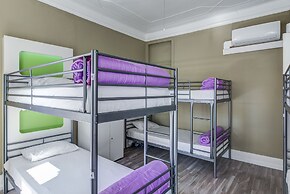 Hostel Seven Hills