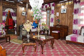Aziz Palace