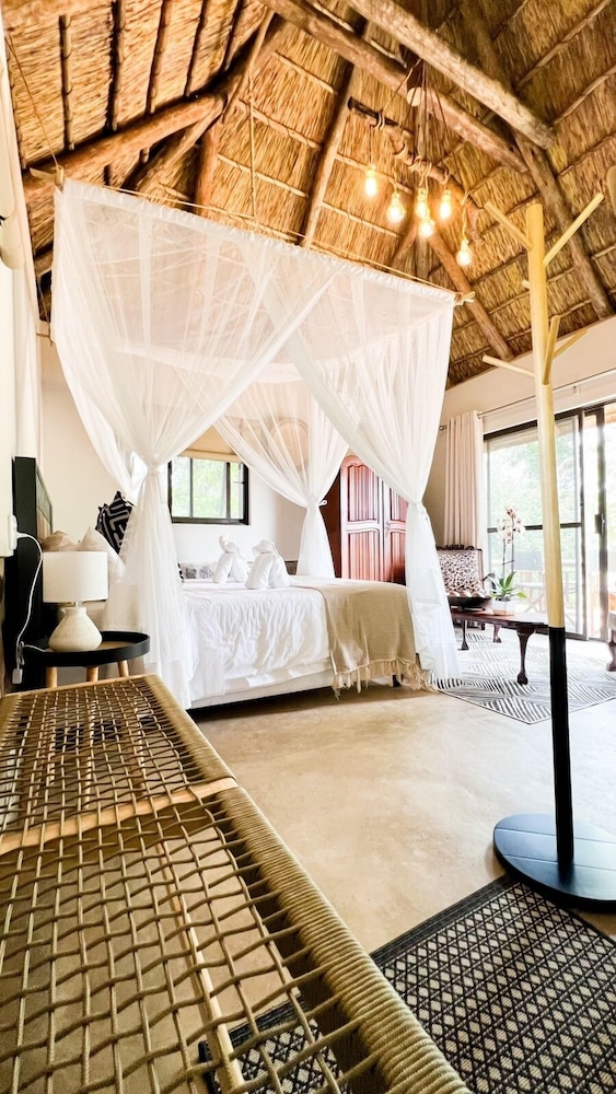 Baluleni Safari Lodge