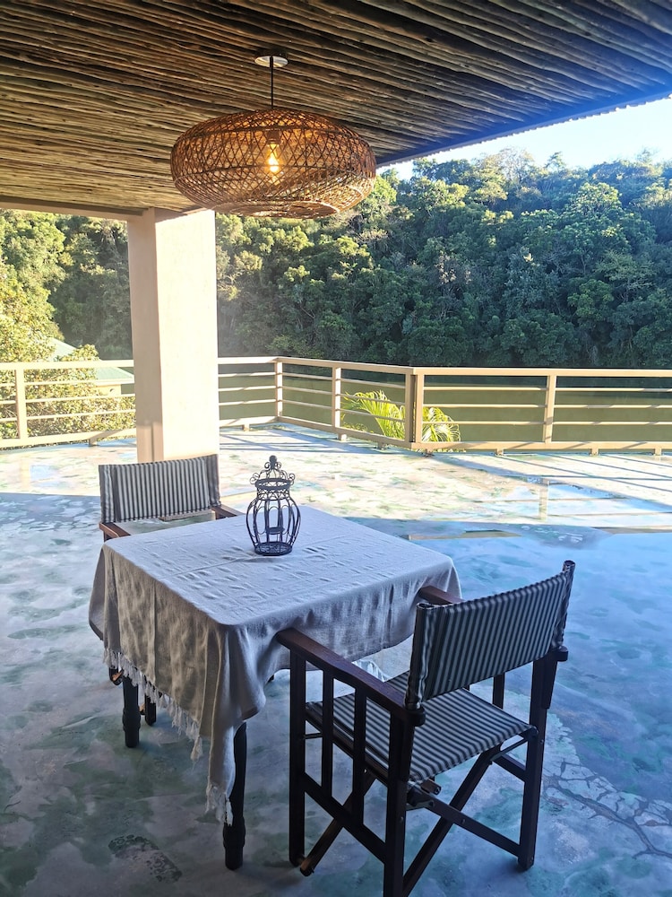 Bambuu Lakeside Lodge