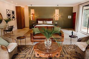 Bambuu Lakeside Lodge