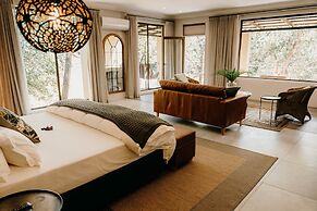 Bambuu Lakeside Lodge