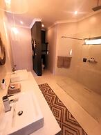 Bambuu Lakeside Lodge