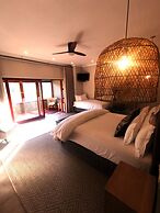 Bambuu Lakeside Lodge