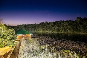 Bambuu Lakeside Lodge