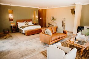 Bambuu Lakeside Lodge