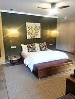 Bambuu Lakeside Lodge