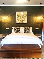 Bambuu Lakeside Lodge