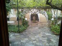 Sofos Apartments