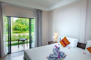 Naiharn Beach Resort