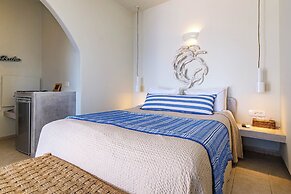 Blue Dolphins Apartments & Suites