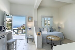 Blue Dolphins Apartments & Suites