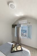 Blue Dolphins Apartments & Suites