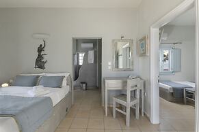 Blue Dolphins Apartments & Suites