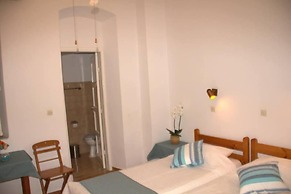 Medieval Rose Hotel