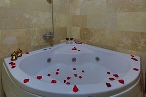 Jerveni Cave Hotel