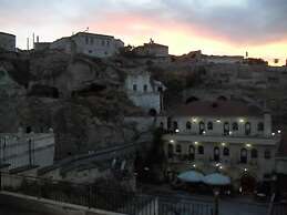 Jerveni Cave Hotel