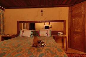 Jerveni Cave Hotel