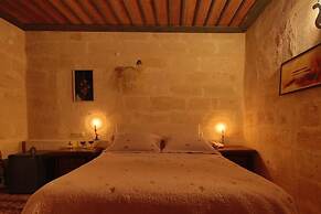 Jerveni Cave Hotel