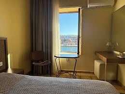 Helena Hotel