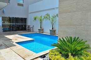 Bluu Hotel