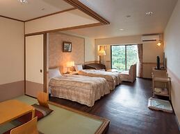 Izu-Kogen Wan Wan Paradise Condominium