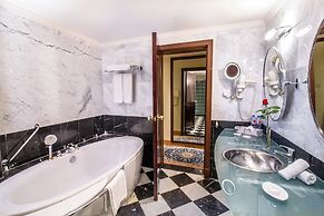 Sunday Suites Excelsior Hotel Deira (formerly Sheraton Deira)
