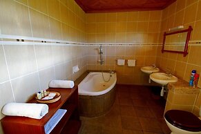 Mara Leisure Camp