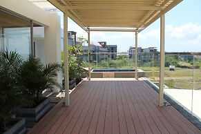 Echo Beach Resort
