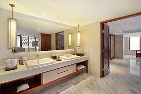 The Bandha Hotel & Suites